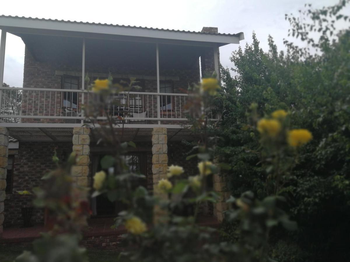 Clarens Cottages Esterno foto