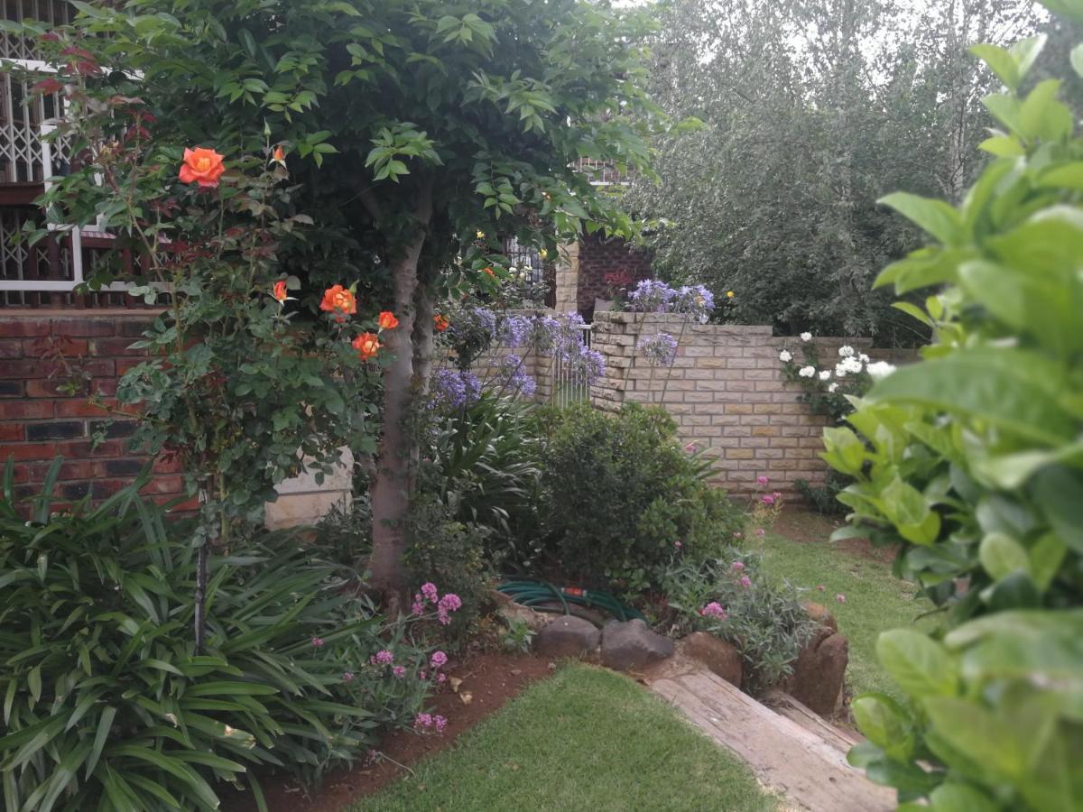 Clarens Cottages Esterno foto
