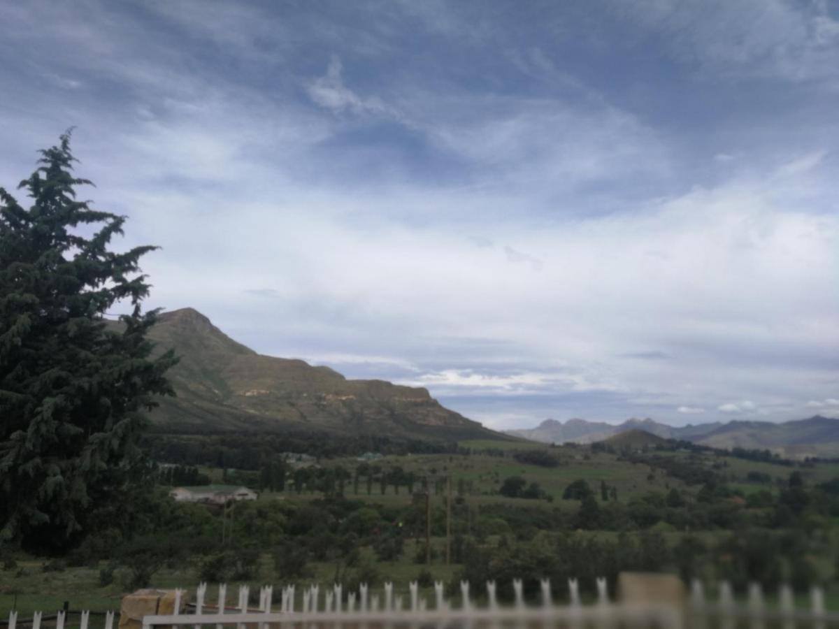 Clarens Cottages Esterno foto