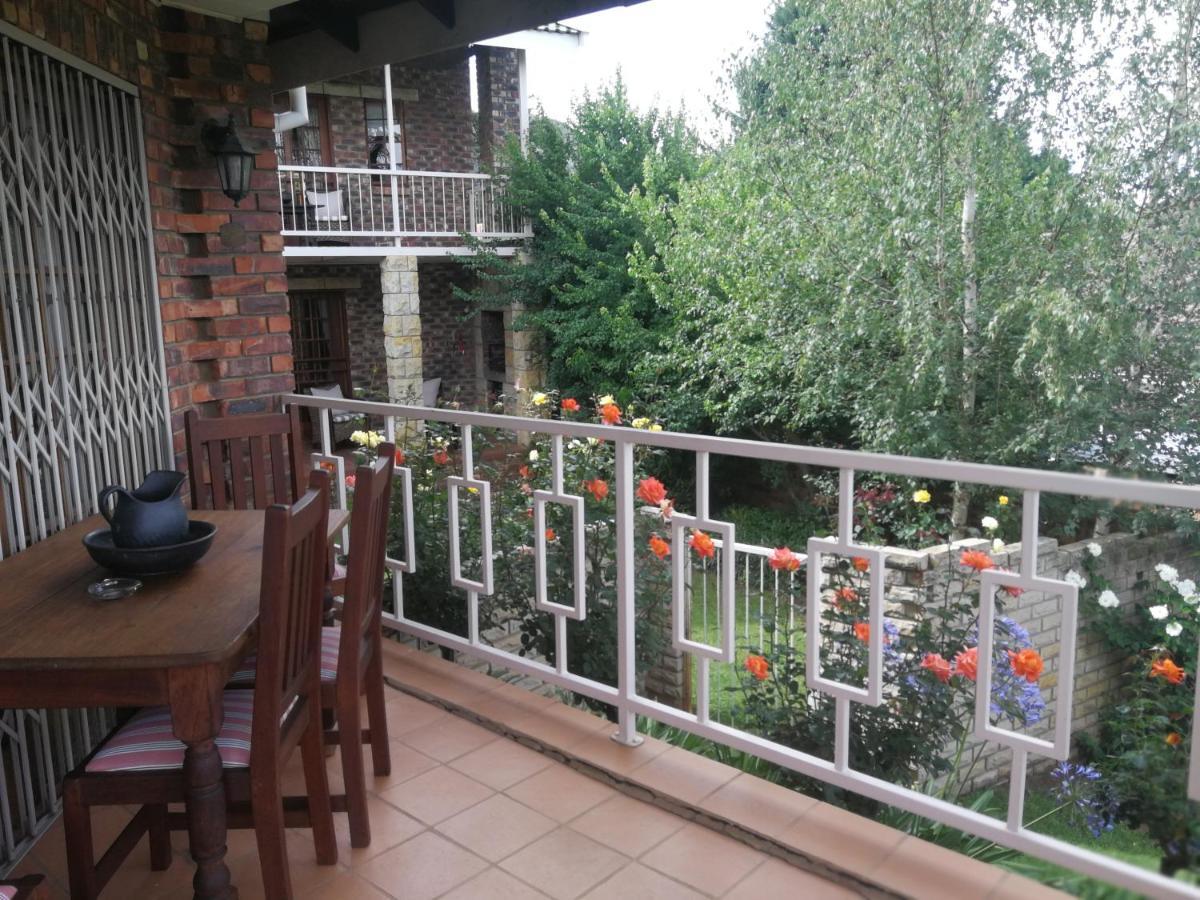 Clarens Cottages Esterno foto