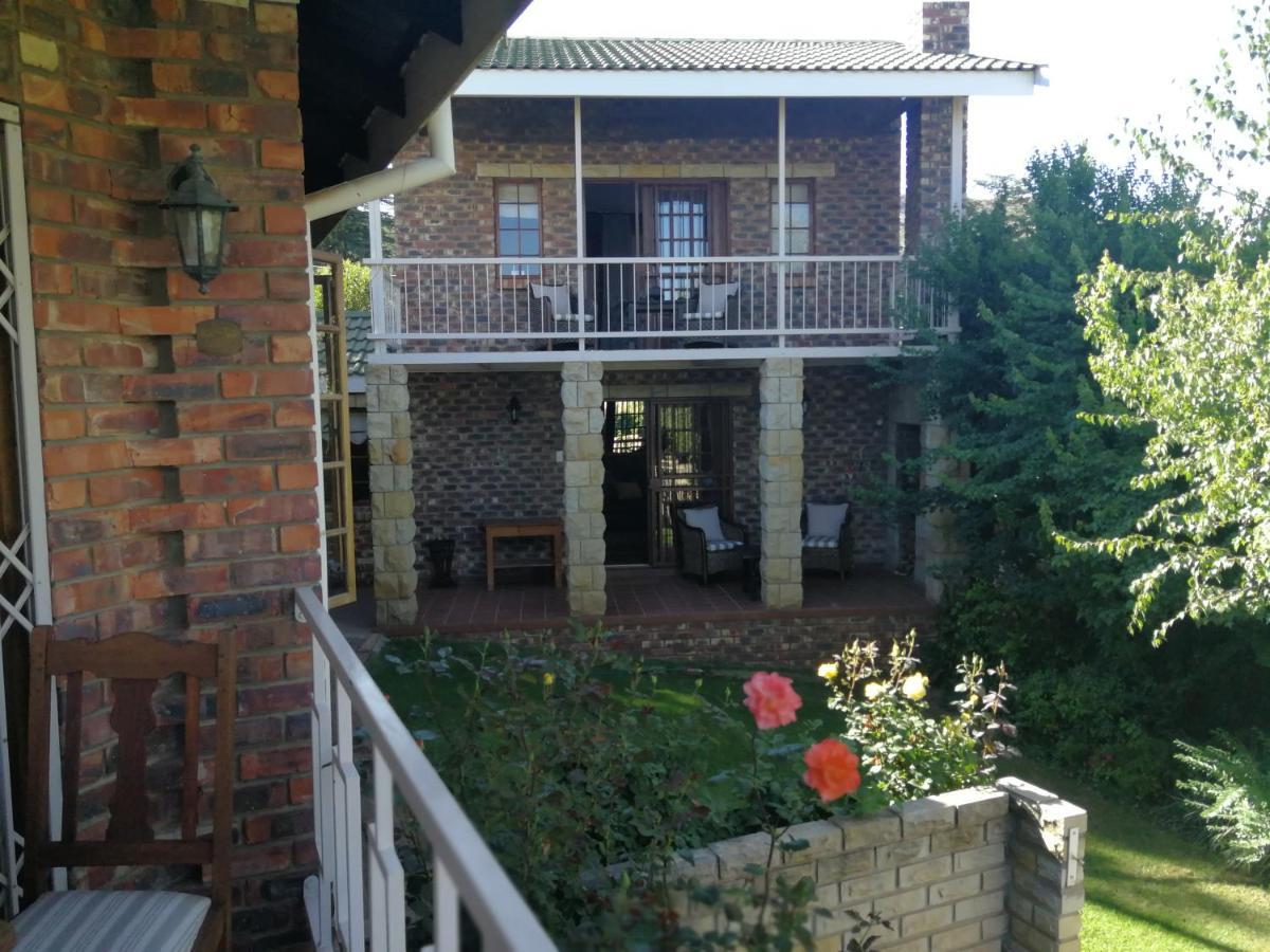 Clarens Cottages Esterno foto