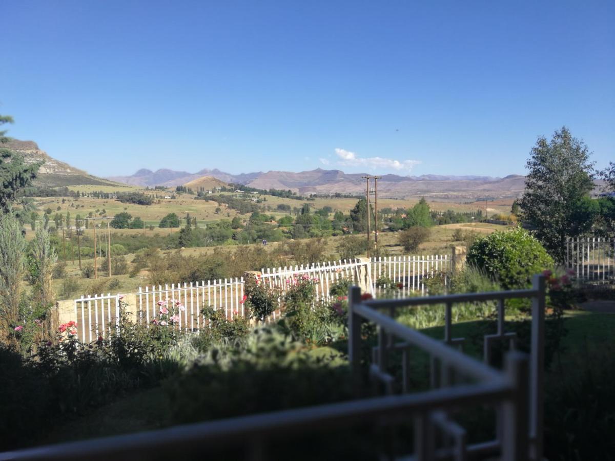 Clarens Cottages Esterno foto