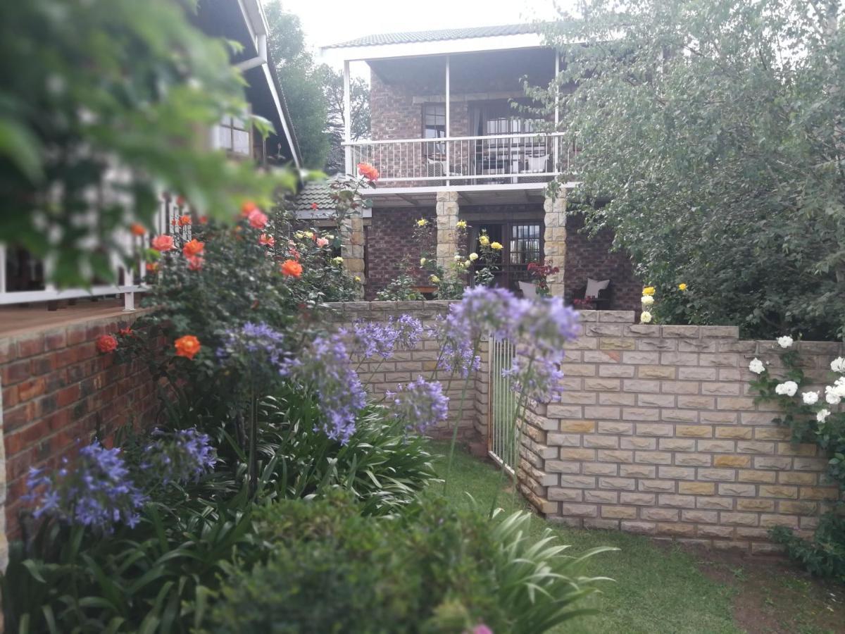 Clarens Cottages Esterno foto