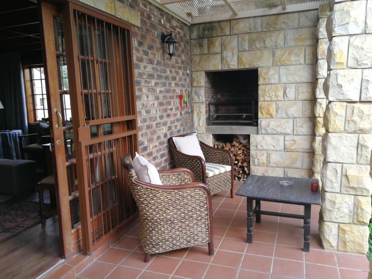 Clarens Cottages Esterno foto